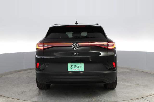 2022 Volkswagen ID.4 — photo 8 of 26