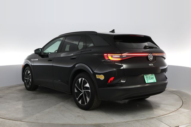 2022 Volkswagen ID.4 — photo 9 of 26