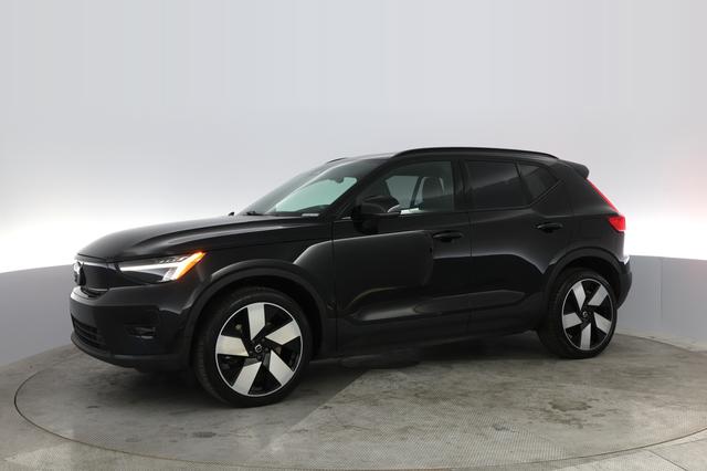 2023 Volvo XC40 Recharge — photo 10 of 46