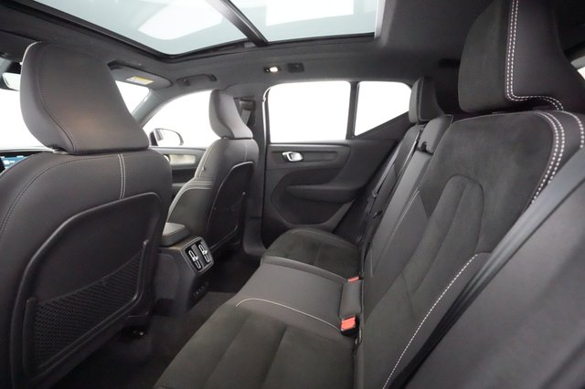 2023 Volvo XC40 Recharge — photo 16 of 46