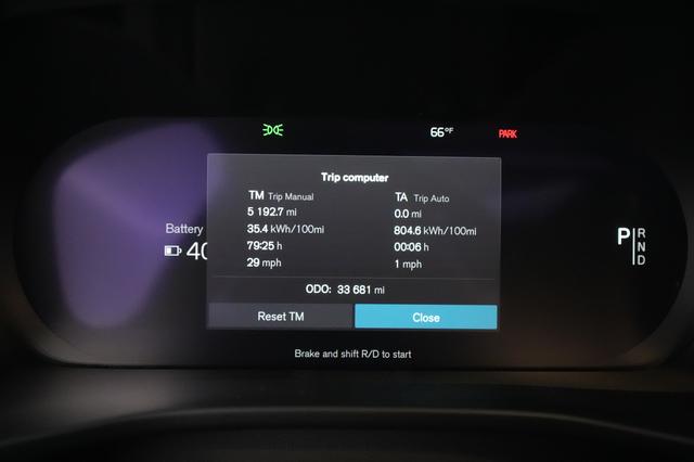 2023 Volvo XC40 Recharge — photo 4 of 46