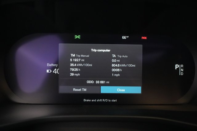 2023 Volvo XC40 Recharge — photo 4 of 46