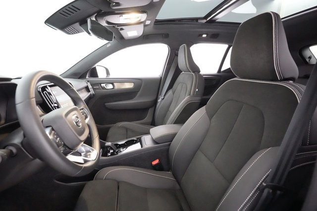 2023 Volvo XC40 Recharge — photo 15 of 46