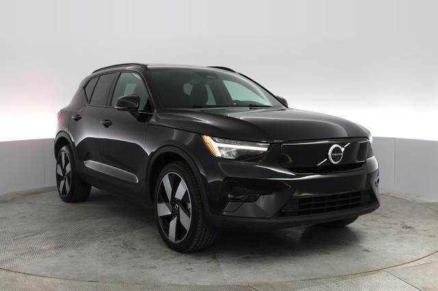 2023 Volvo XC40 Recharge — photo 6 of 46