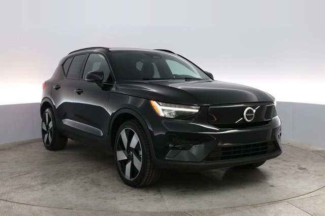 2023 Volvo XC40 Recharge — photo 6 of 46