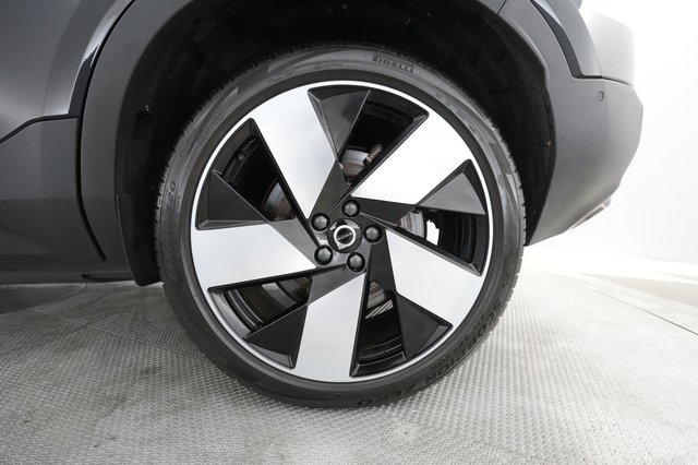 2023 Volvo XC40 Recharge — photo 12 of 46