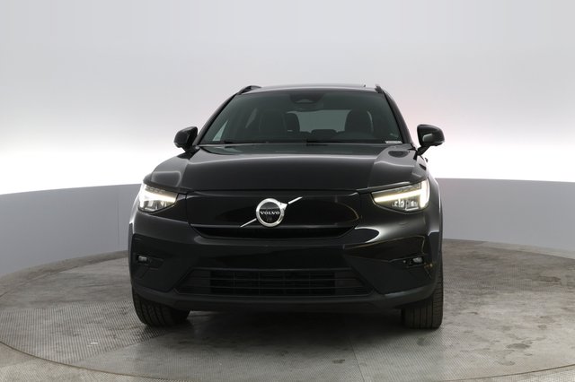 2023 Volvo XC40 Recharge — photo 5 of 46