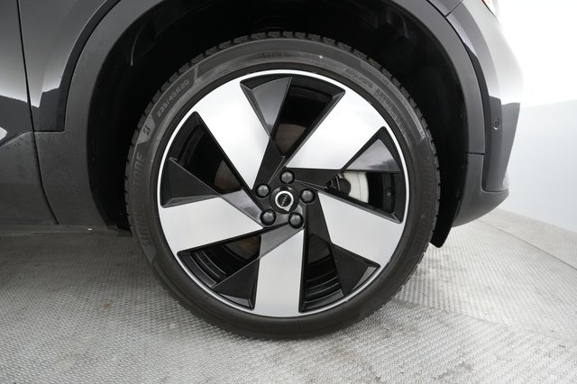 2023 Volvo XC40 Recharge — photo 13 of 46