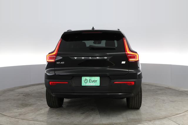 2023 Volvo XC40 Recharge — photo 8 of 46