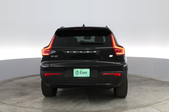 2023 Volvo XC40 Recharge — photo 8 of 46