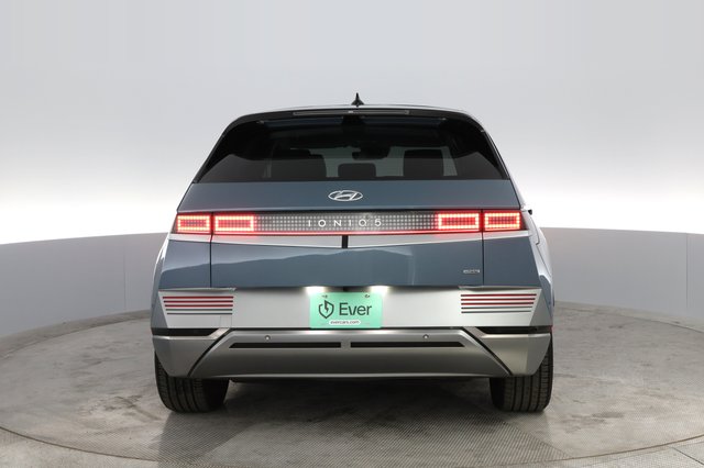2023 Hyundai IONIQ 5 — photo 8 of 28