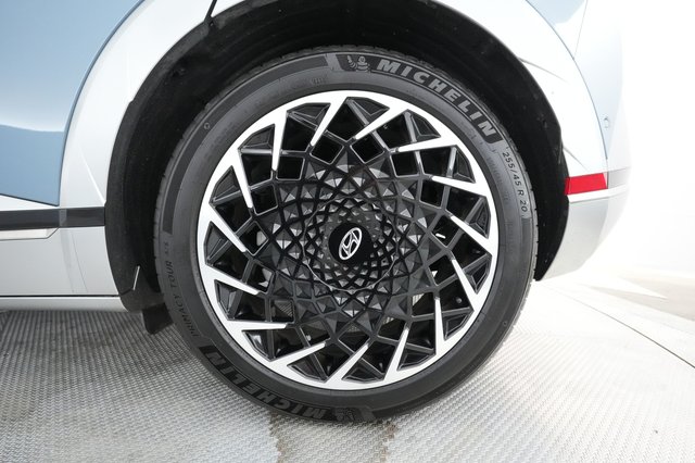 2023 Hyundai IONIQ 5 — photo 12 of 28