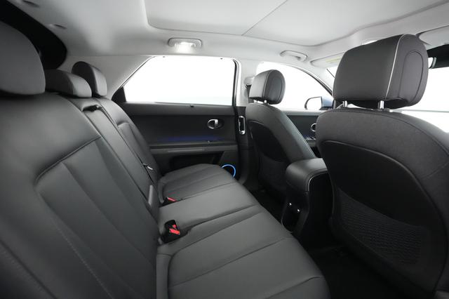 2023 Hyundai IONIQ 5 — photo 3 of 28