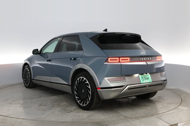 2023 Hyundai IONIQ 5 — photo 9 of 28