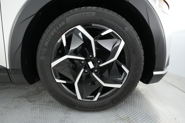 2024 Hyundai IONIQ 5 — photo 13 of 23