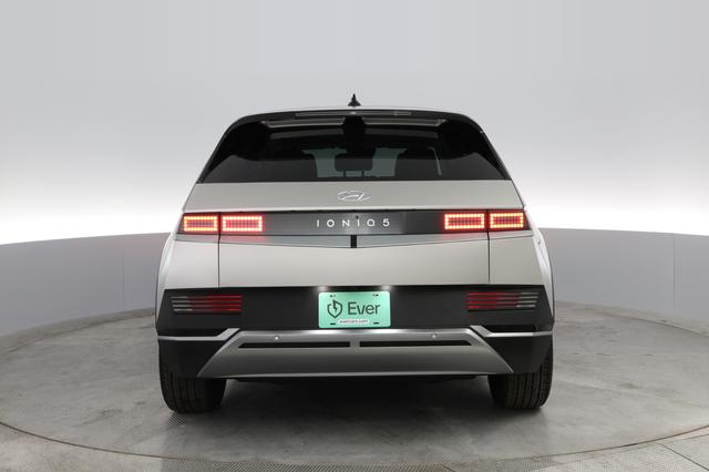 2024 Hyundai IONIQ 5 — photo 8 of 23