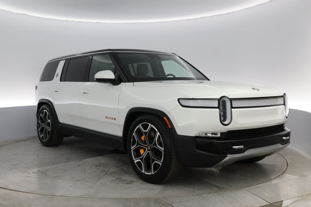 2023 Rivian R1S — photo 6 of 24
