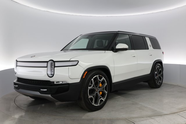 2023 Rivian R1S — VIN 7PDSGABA8PN010202