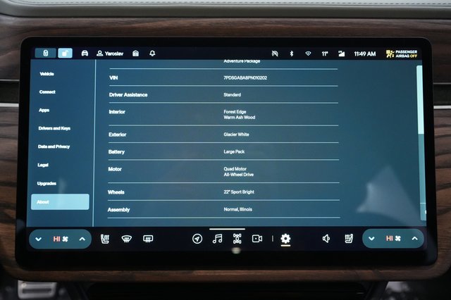 2023 Rivian R1S — photo 24 of 24