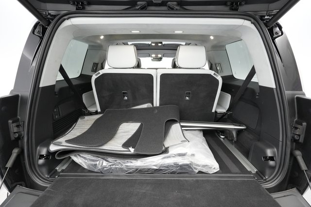 2023 Rivian R1S — photo 20 of 29