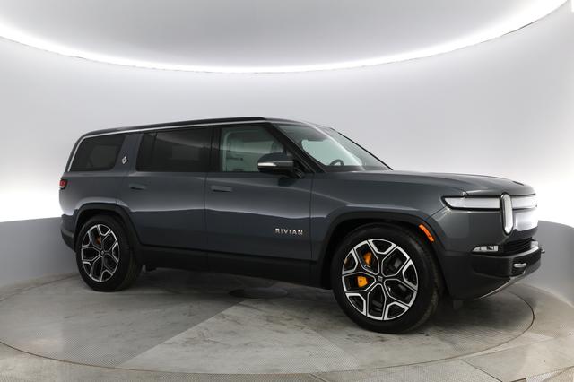 2023 Rivian R1S — photo 7 of 29