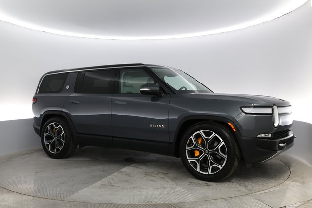 2023 Rivian R1S — photo 7 of 29