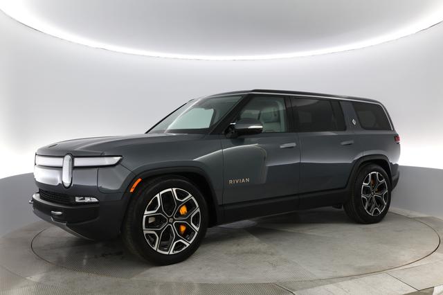 2023 Rivian R1S — photo 10 of 29