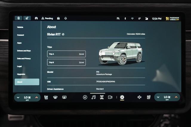 2023 Rivian R1S — photo 4 of 29
