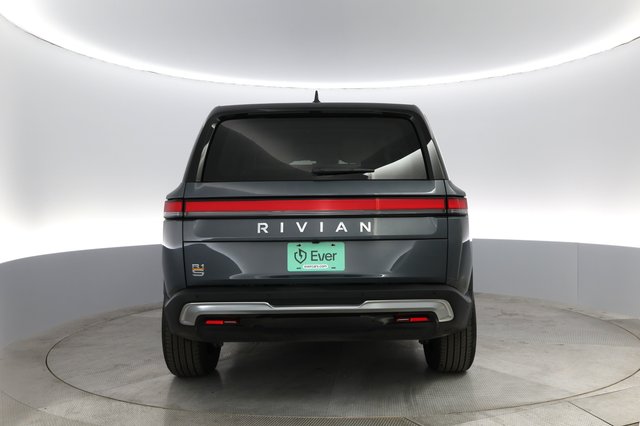 2023 Rivian R1S — photo 8 of 29