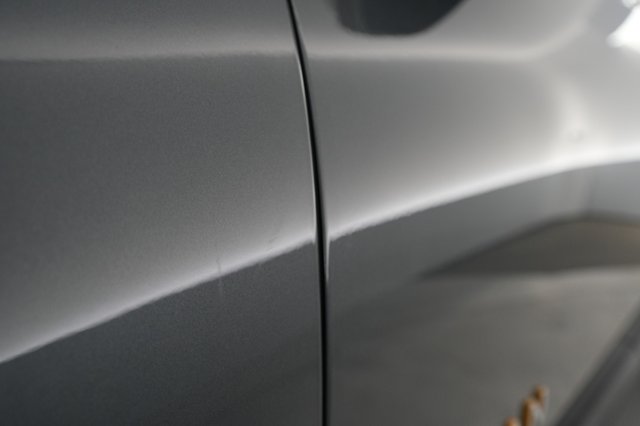 2023 Rivian R1S — photo 22 of 29