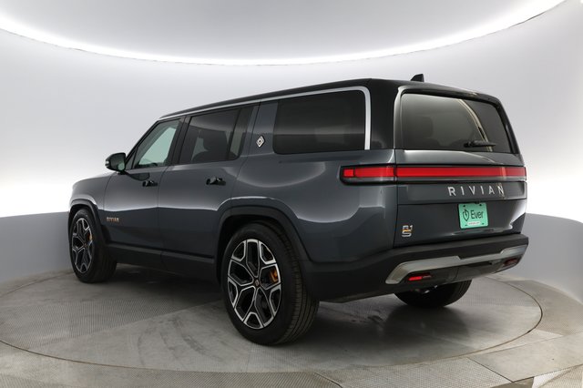 2023 Rivian R1S — photo 9 of 29