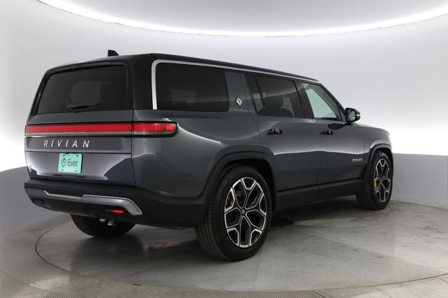 2023 Rivian R1S — photo 2 of 29