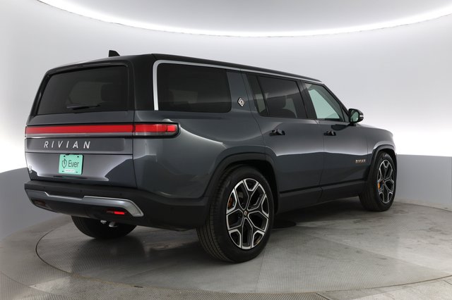 2023 Rivian R1S — photo 2 of 29