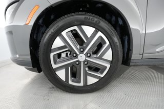 2023 Hyundai Kona — photo 13 of 27