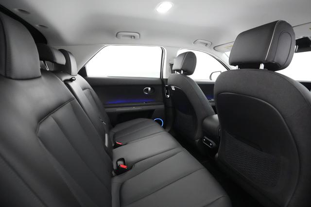 2023 Hyundai IONIQ 5 — photo 3 of 22