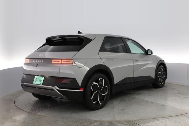 2023 Hyundai IONIQ 5 — photo 2 of 22