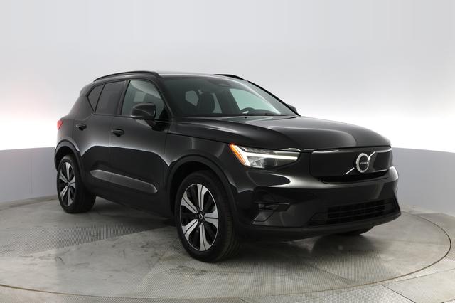 2023 Volvo XC40 Recharge — photo 5 of 31