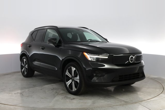 2023 Volvo XC40 Recharge — photo 5 of 31