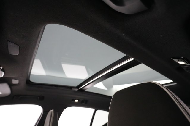 2023 Volvo XC40 Recharge — photo 17 of 31