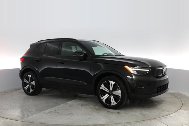 2023 Volvo XC40 Recharge — photo 6 of 31