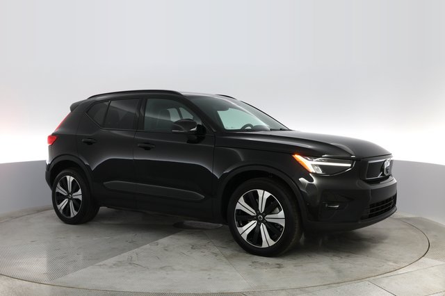 2023 Volvo XC40 Recharge — photo 6 of 31
