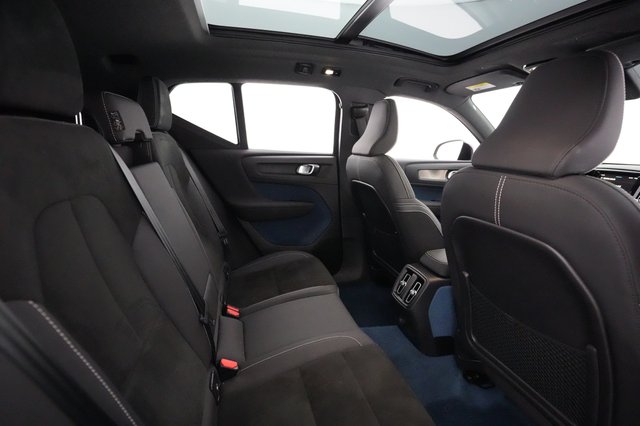 2023 Volvo XC40 Recharge — photo 3 of 31