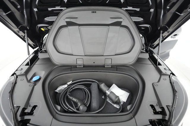 2023 Volvo XC40 Recharge — photo 19 of 31