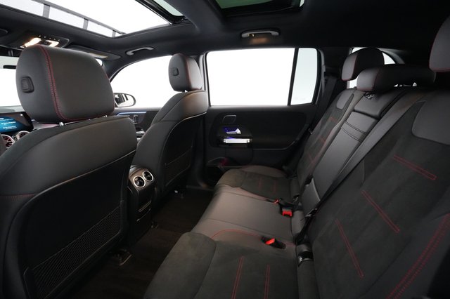 2023 Mercedes-Benz EQB — photo 18 of 25