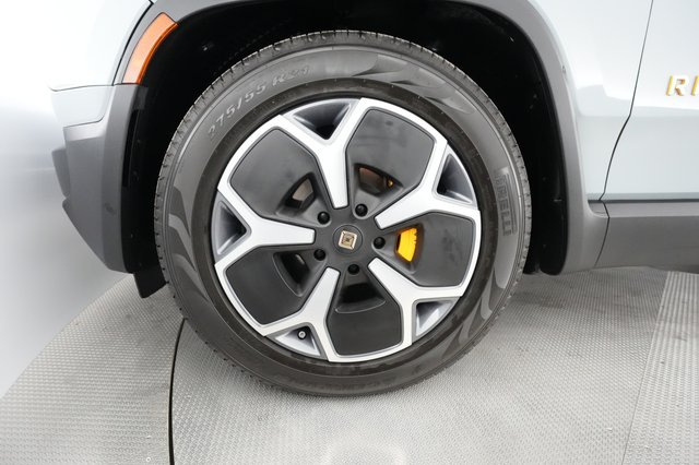 2022 Rivian R1T — photo 13 of 31