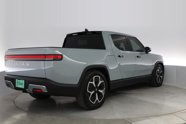 2022 Rivian R1T — photo 2 of 31