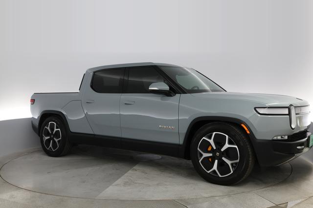 2022 Rivian R1T — photo 8 of 31