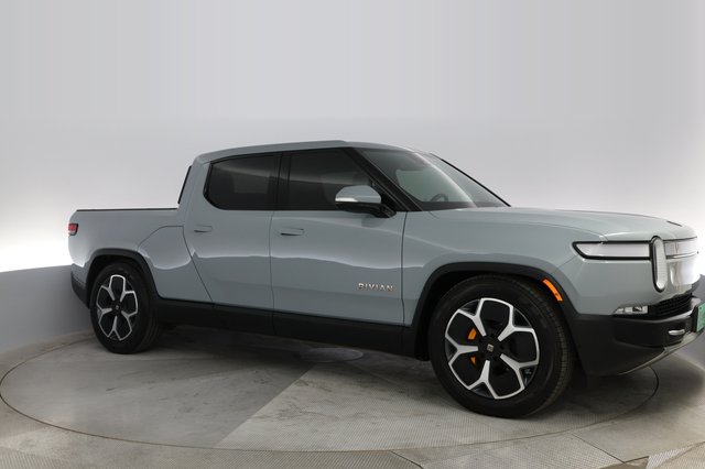 2022 Rivian R1T — photo 8 of 31