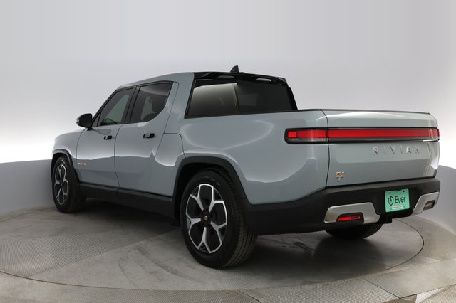 2022 Rivian R1T — photo 11 of 31