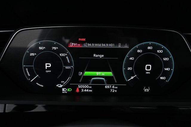 2022 Audi e-tron — photo 4 of 46